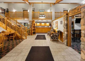 Shell Lake Lodge, a Travelodge by Wyndham hotel thumbnail 3