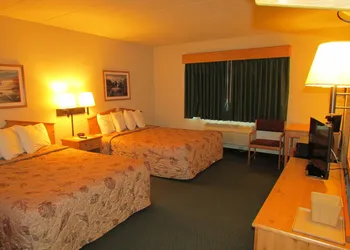 Shell Lake Lodge, a Travelodge by Wyndham hotel thumbnail 5
