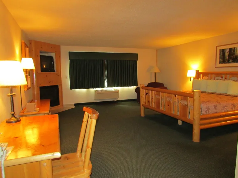 Shell Lake Lodge, a Travelodge by Wyndham hotel detail image 6