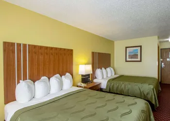 Quality Inn Mineral Point hotel thumbnail 8