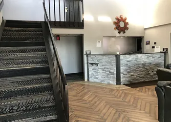 HomeTown Inn hotel thumbnail 2
