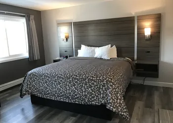 HomeTown Inn hotel thumbnail 5