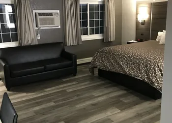 HomeTown Inn hotel thumbnail 8