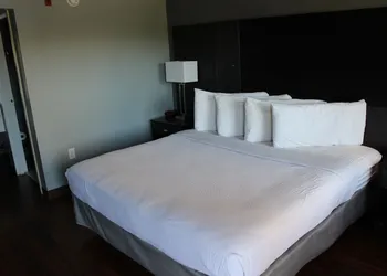 Riverfront Inn hotel thumbnail 5