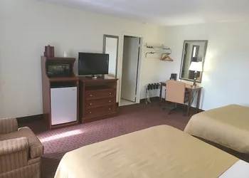 Budget Inn Farmington hotel thumbnail 8