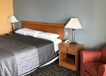 Carolina Inn & Suites of Lake Norman hotel thumbnail 7