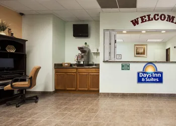 Days Inn & Suites by Wyndham Columbus NE hotel thumbnail 2