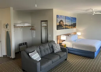Days Inn & Suites by Wyndham Columbus NE hotel thumbnail 6