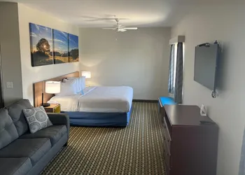Days Inn & Suites by Wyndham Columbus NE hotel thumbnail 7