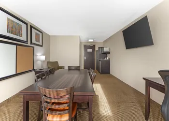 Best Western Bonnyville Inn & Suites hotel thumbnail 8