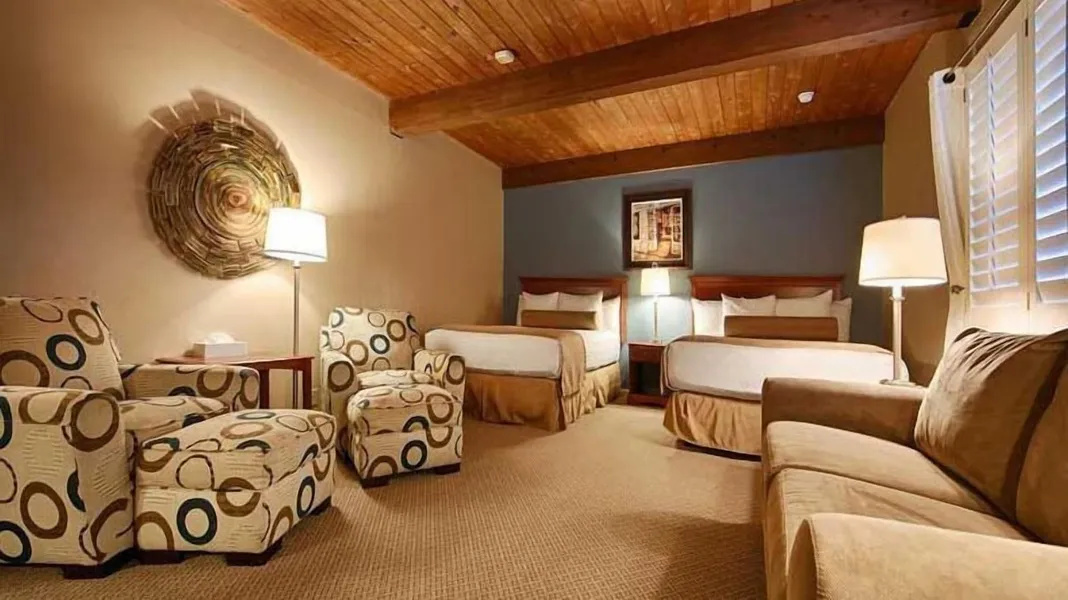Econo Lodge Inn & Suites Vernal near Dinosaur Monument hotel detail image 6