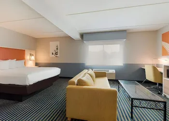 Baymont by Wyndham Westampton hotel thumbnail 3