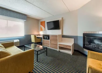 Baymont by Wyndham Westampton hotel thumbnail 4