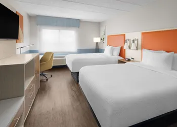 Baymont by Wyndham Westampton hotel thumbnail 6