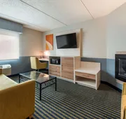 Baymont by Wyndham Westampton hotel detail image 4