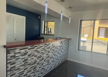 Xecutive Inn and Suites hotel thumbnail 4