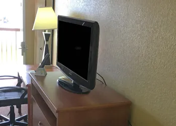 Xecutive Inn and Suites hotel thumbnail 5