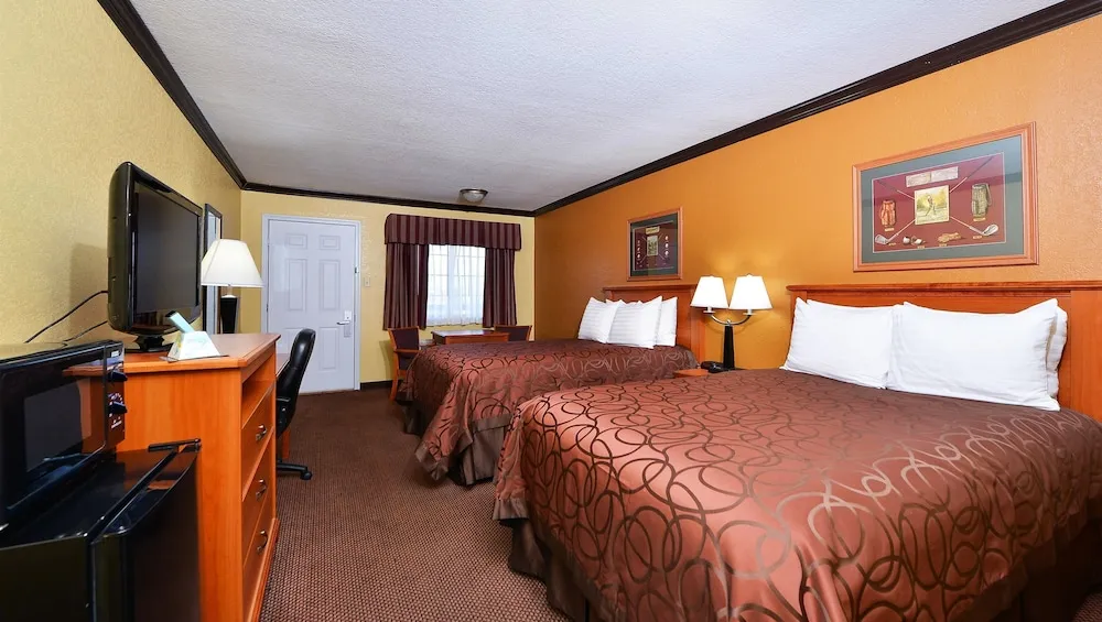 Xecutive Inn and Suites hotel detail image 6