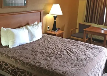 Xecutive Inn and Suites hotel thumbnail 7
