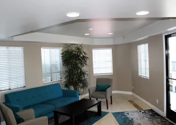 Rancho San Diego Inn & Suites hotel thumbnail 2
