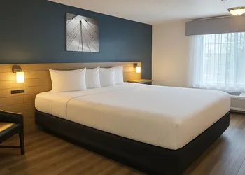 Rancho San Diego Inn & Suites hotel thumbnail 8