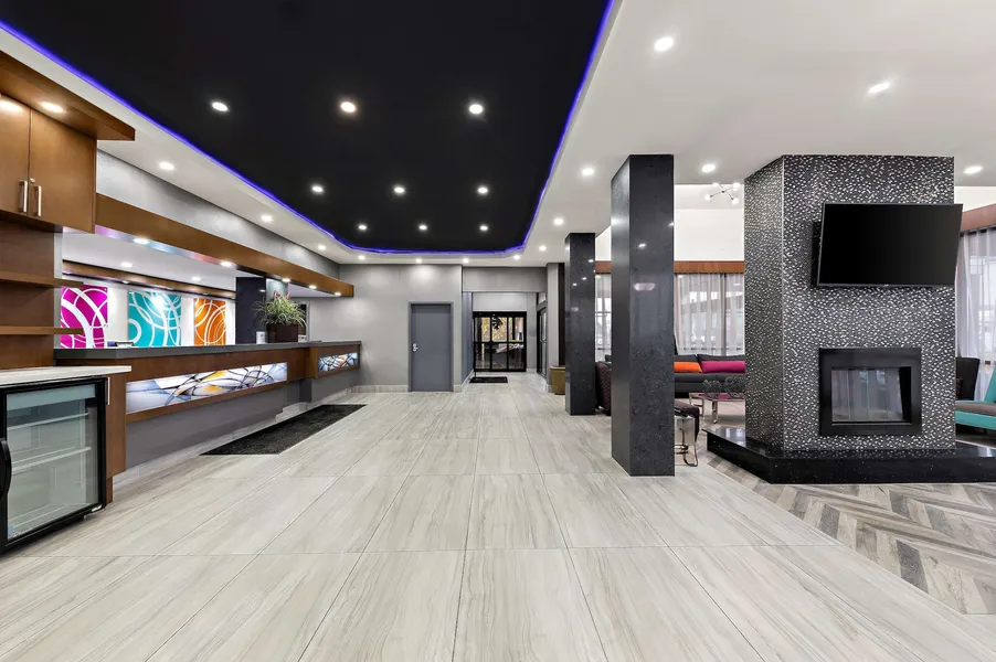 Best Western Plus Toronto North York Hotel & Suites hotel detail image 2
