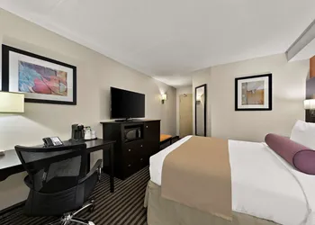 Best Western Plus Toronto North York Hotel & Suites hotel thumbnail 5
