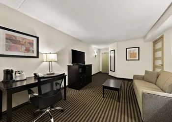 Best Western Plus Toronto North York Hotel & Suites hotel thumbnail 8