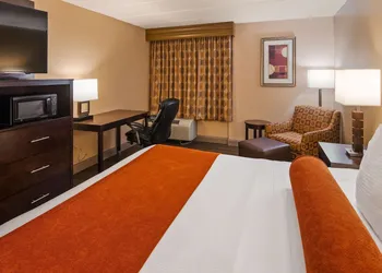 Best Western Crossroads Of The Bluffs hotel thumbnail 6