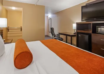 Best Western Crossroads Of The Bluffs hotel thumbnail 8