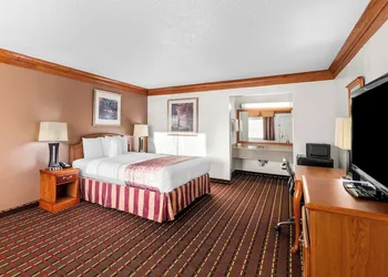 Scottish Inn Decatur hotel thumbnail 2