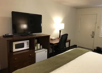Dinosaur Inn & Suites hotel thumbnail 4