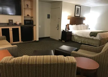 Dinosaur Inn & Suites hotel thumbnail 5