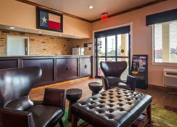 SureStay Hotel by Best Western Floresville hotel thumbnail 2