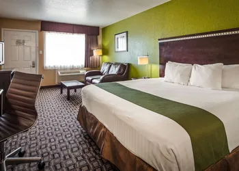 SureStay Hotel by Best Western Floresville hotel thumbnail 4