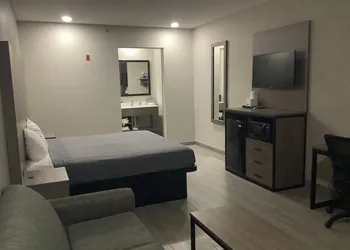 Americas Best Value Inn & Suites San Benito hotel thumbnail 6