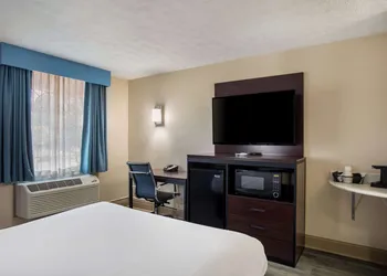 SureStay Hotel by Best Western Bardstown General Nelson hotel thumbnail 7