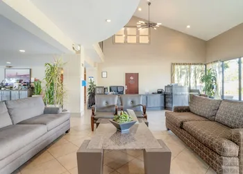 Best Western Plus Bayside Hotel hotel thumbnail 3