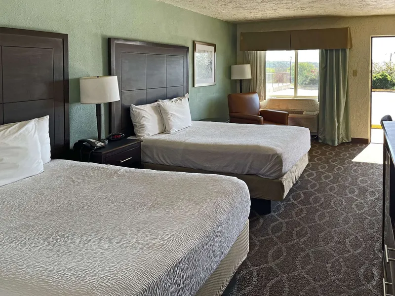 Quality Inn Clinton North hotel detail image 6