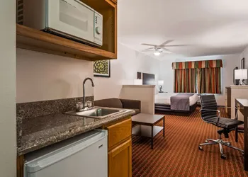 Best Western Inn & Suites hotel thumbnail 8