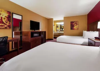 Quality Inn & Suites West Helena hotel thumbnail 8