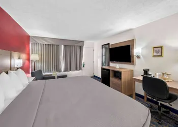 Quality Inn Luray hotel thumbnail 5