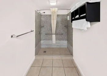 Quality Inn Luray hotel thumbnail 6