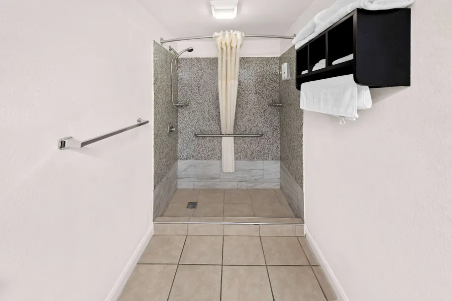 Quality Inn Luray hotel detail image 6