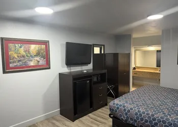 Galaxy Inn & Suites hotel thumbnail 5