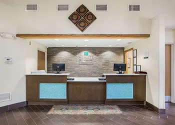 Quality Inn & Suites Lawrence - University Area hotel thumbnail 2