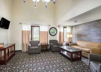 Quality Inn & Suites Lawrence - University Area hotel thumbnail 4