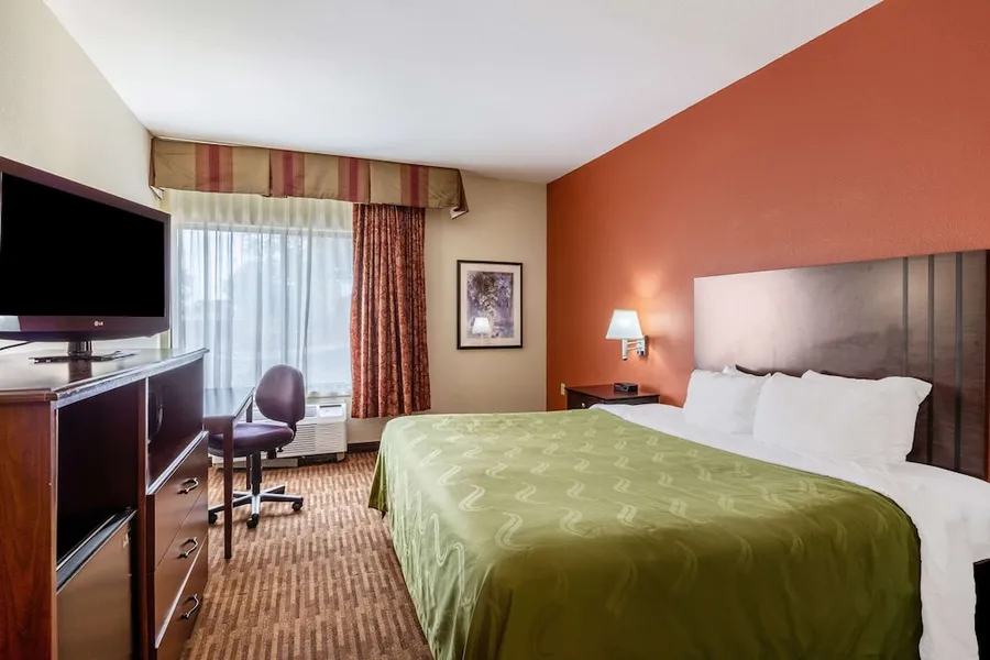 Quality Inn & Suites Lawrence - University Area hotel detail image 6