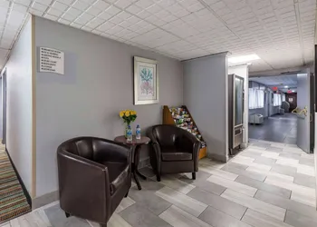 Quality Inn Austintown - Youngstown West hotel thumbnail 3