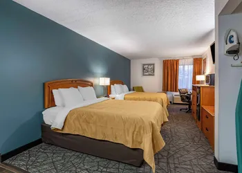 Quality Inn Austintown - Youngstown West hotel thumbnail 4
